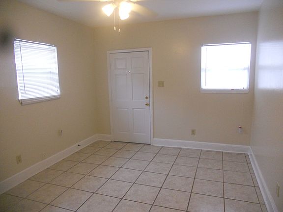 Living room (reverse view)