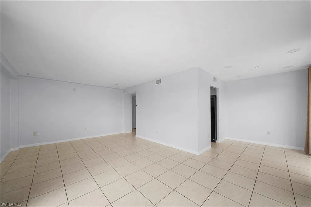 2 bed, 2.0 bath, 1192 sqft, $1,600 — Photo 3