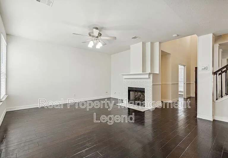 5012 Boxwood Ln — Photo 7