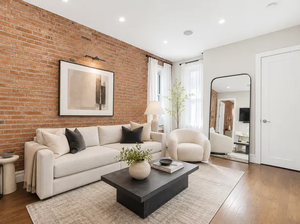 321 West 11th Street image 1 of 10