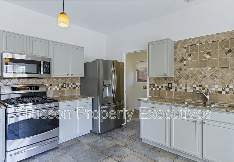 10176 N Nine Iron Dr — Photo 4