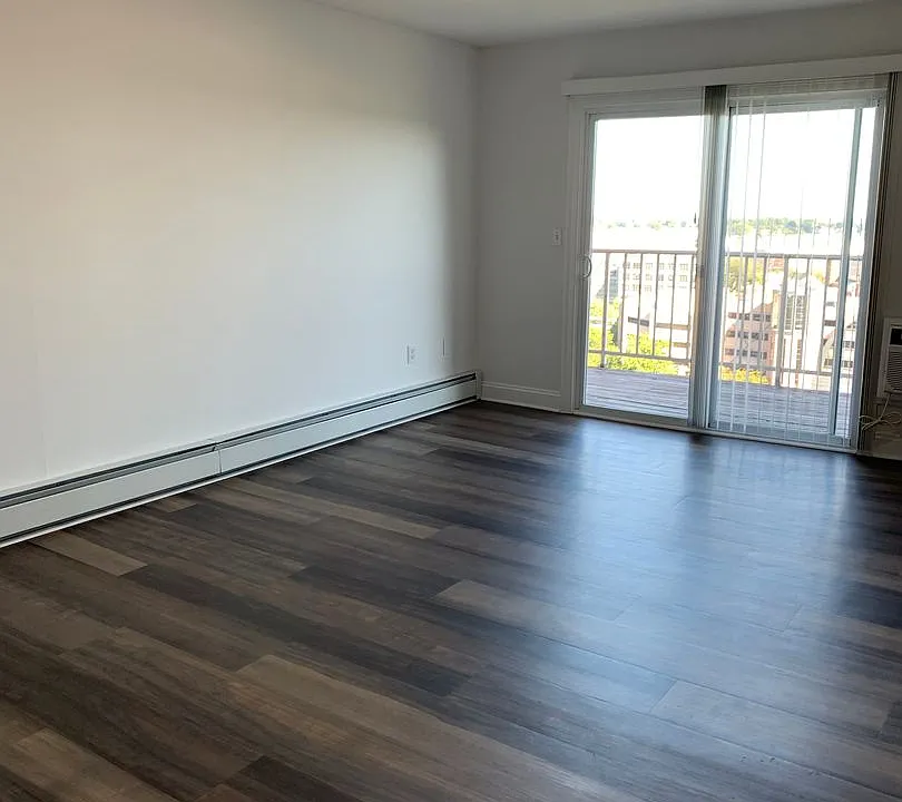 204 Flax Hill LLC