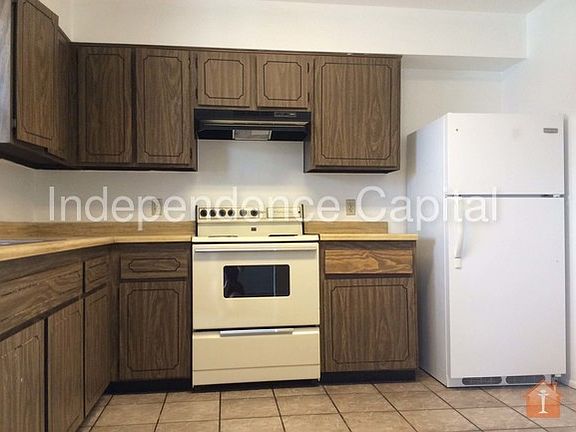 4th image of 313 W Sycamore Ave Spc 09