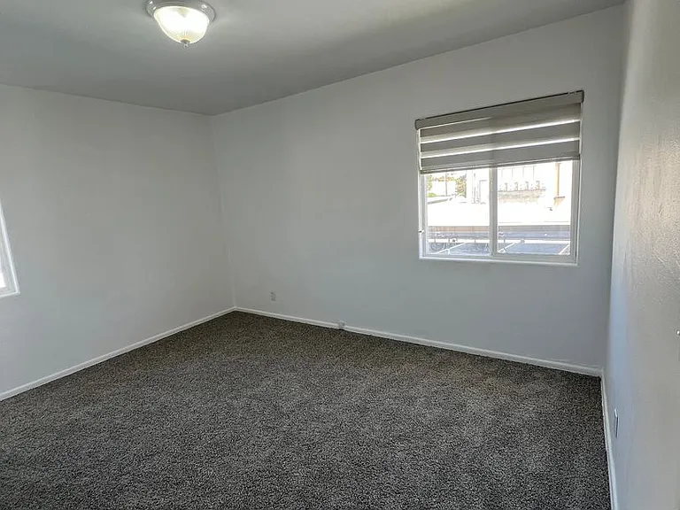 1935 Cloverfield Blvd — Photo 6