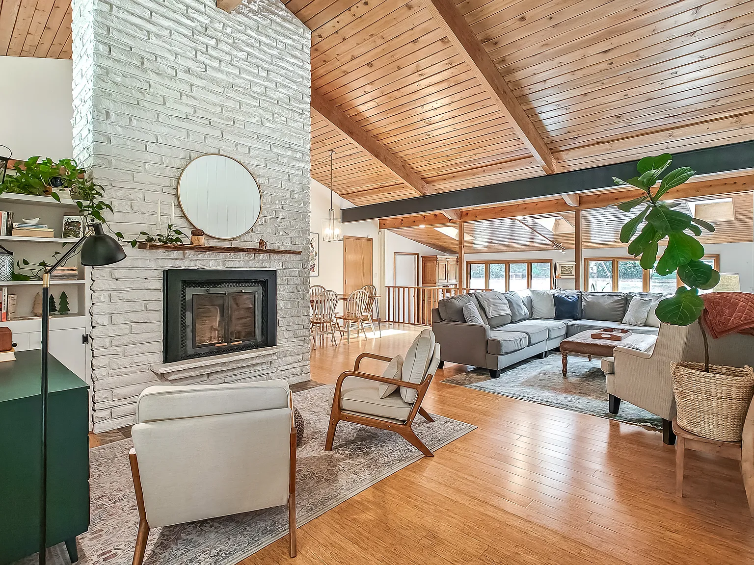 4 bed, 2600 sqft, $3,300 — Photo 4