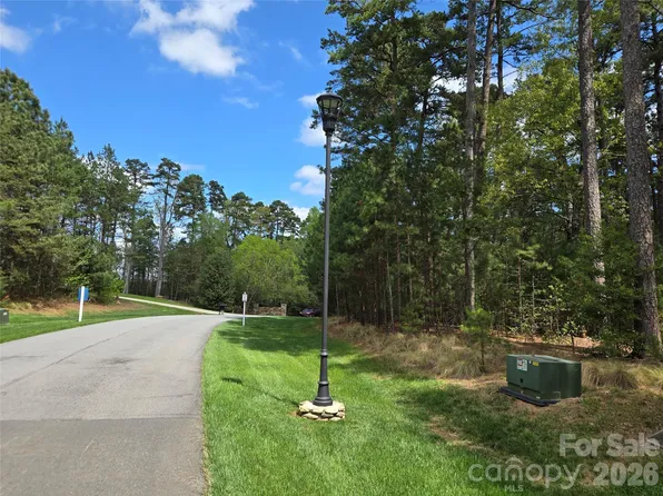 137 Heron Bay Dr #1-B, New London, NC 28127