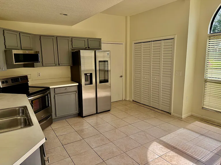 1012 Henson Ct — Photo 8