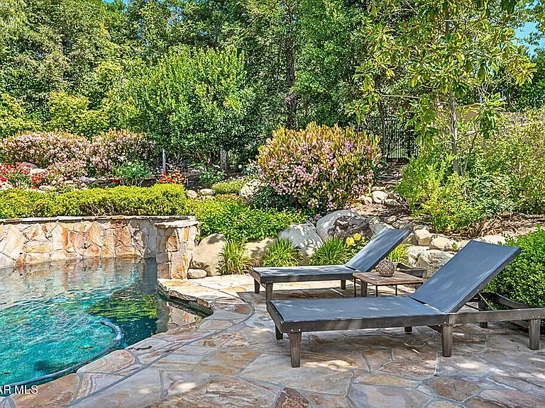 1687 Castlebridge Ct — Photo 52