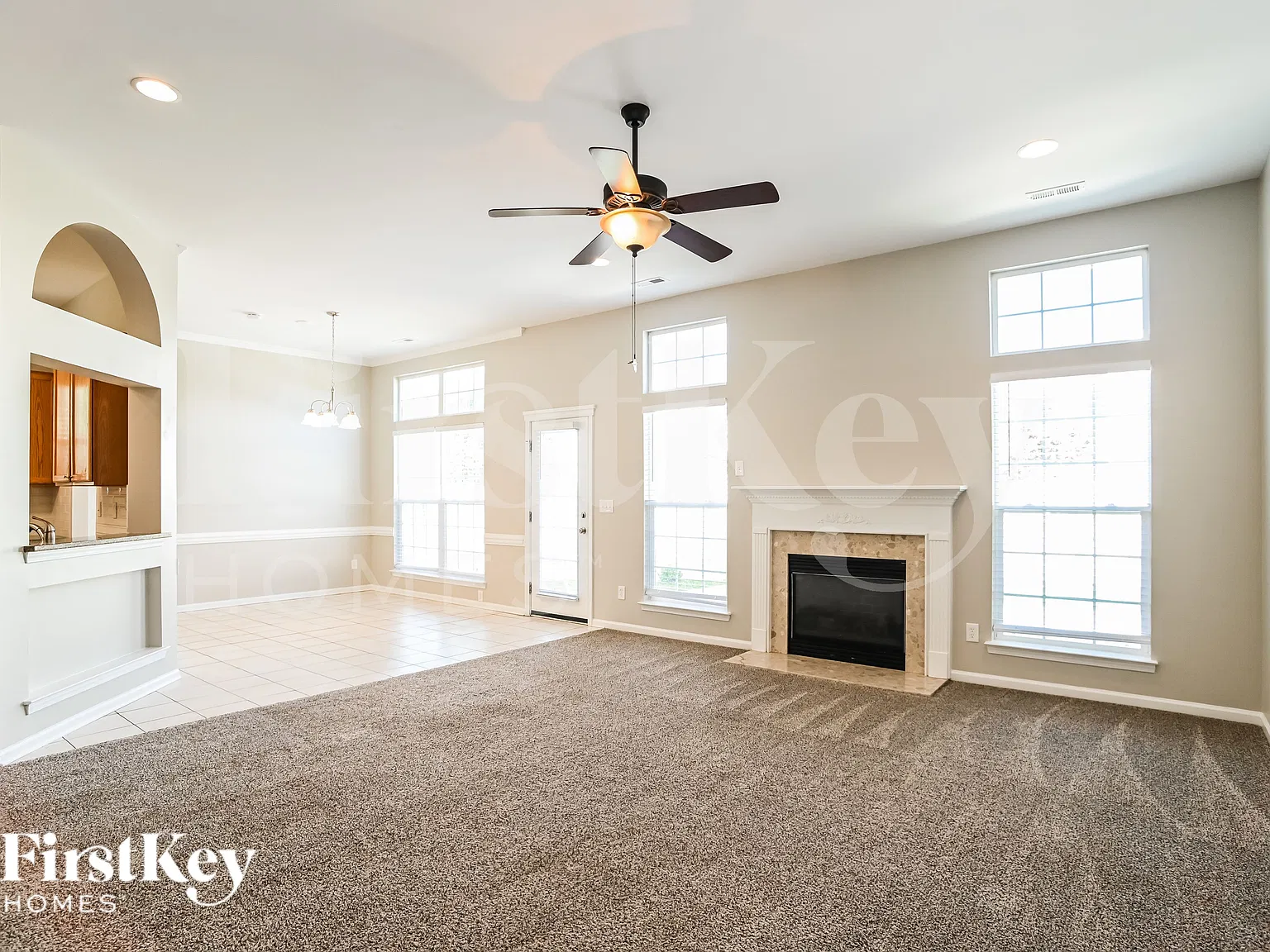 3 bed, 3.0 bath, 2724 sqft, $2,820 — Photo 4