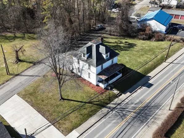 307 Dunkard Ave, Westover, WV 26501