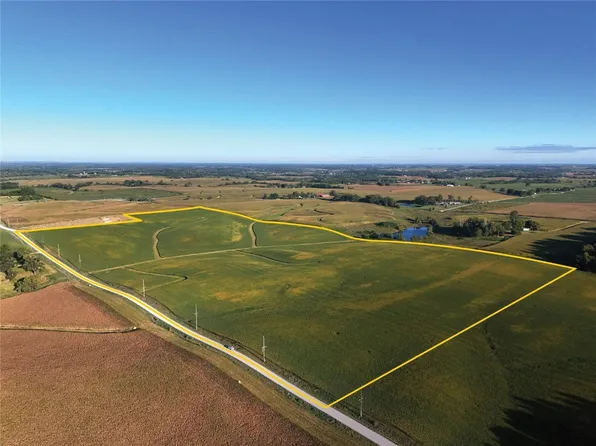340th St NE, West Branch, IA 52358