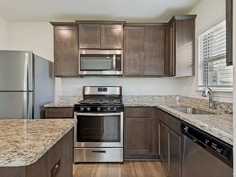 3121 Angus Dr — Photo 9