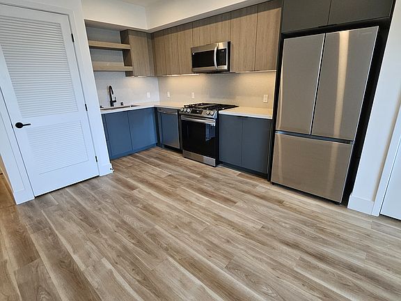 3rd image of 7627 Santa Monica Blvd #327