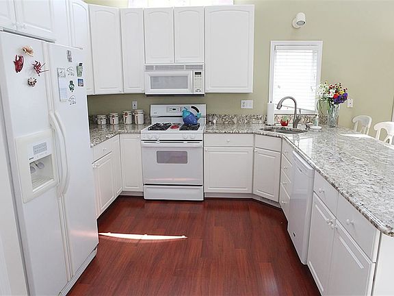 4th image of 8403 Sounds Ave #N