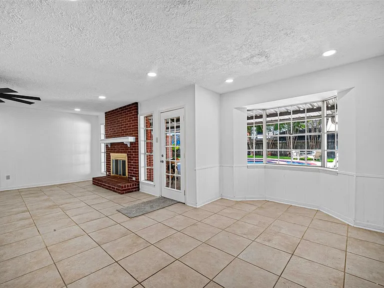 3910 Chile Dr — Photo 15