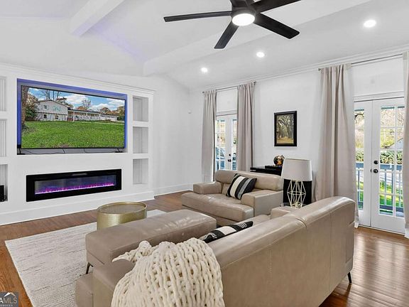 5th image of 2842 Briarcliff Rd NE