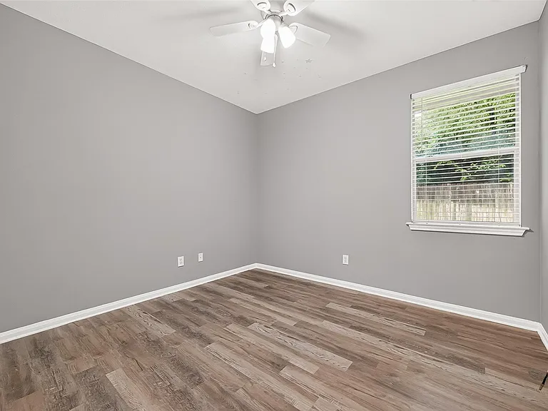 14531 Chestnut Falls Dr — Photo 32