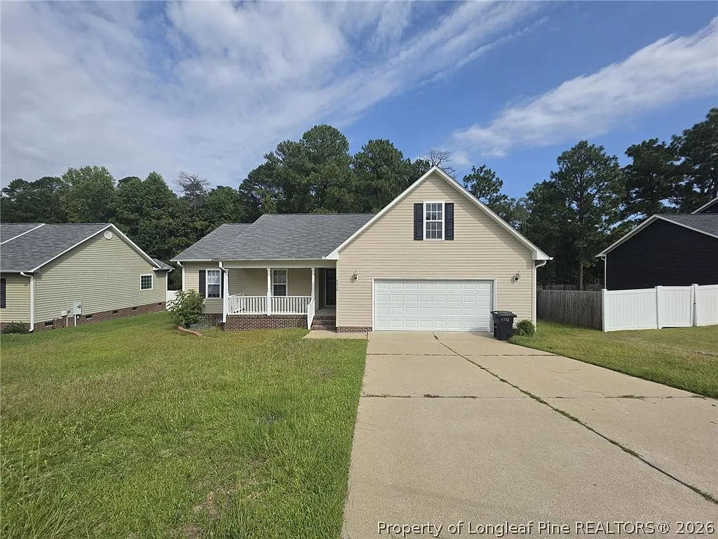 4 bed, 2.0 bath, 1632 sqft, $1,780 — Photo 4