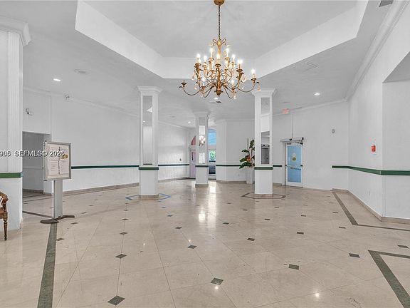 4th image of 1301 NE Miami Gardens Dr APT 515W