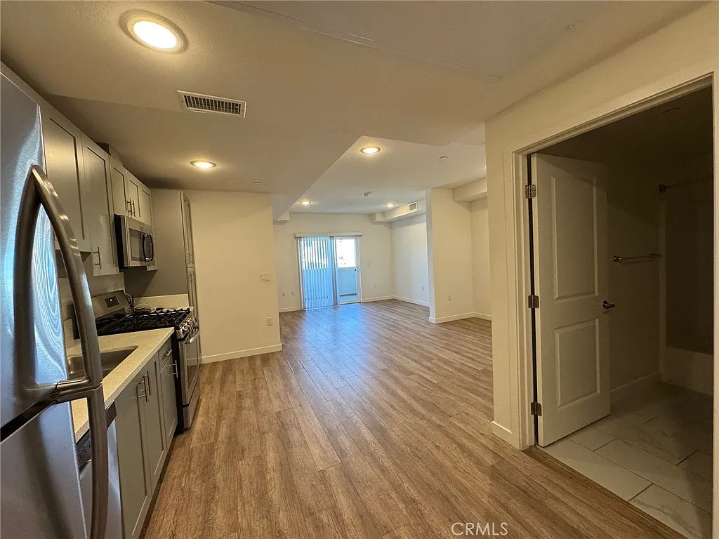 Studio, 509 sqft, $1,895 — Photo 4