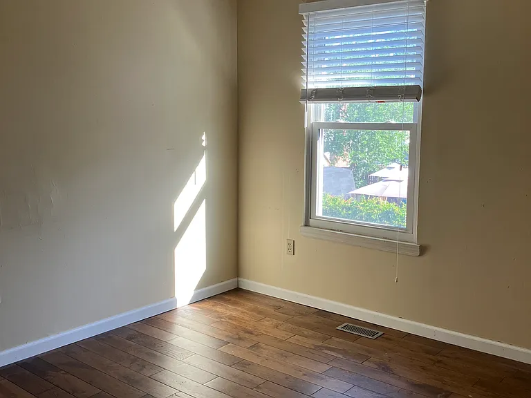 8437 Bedford Rd — Photo 6