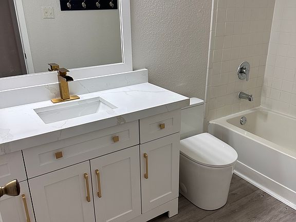 5th image of 3756 Idlebrook Cir APT 112