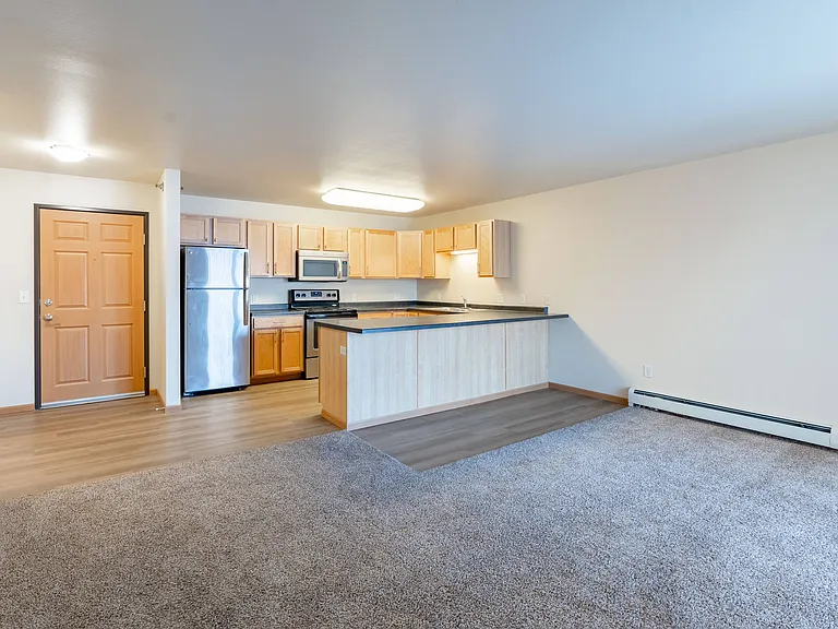 Moorhead, MN Sandy Creek Apartments | 11B | Living