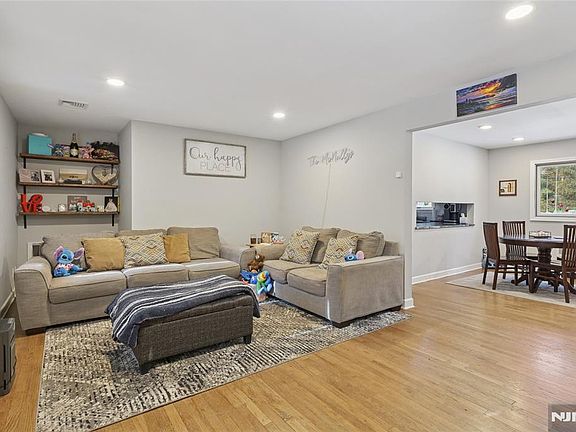 2nd image of 51 Sicomac Rd