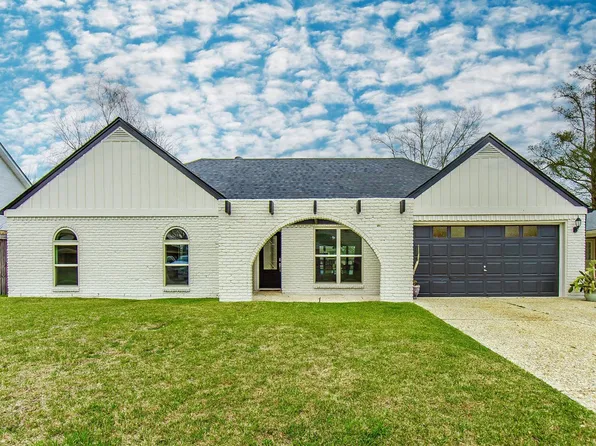 228 Lake Crescent Cir, Houma, LA 70360