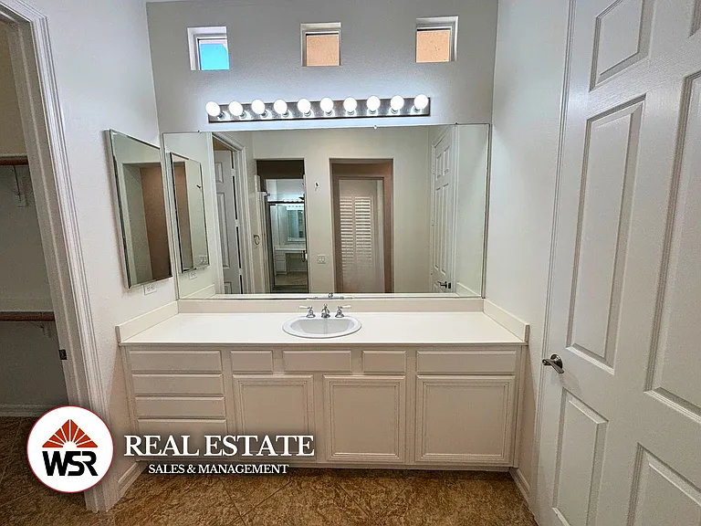 18691 Oak Park Dr — Photo 26