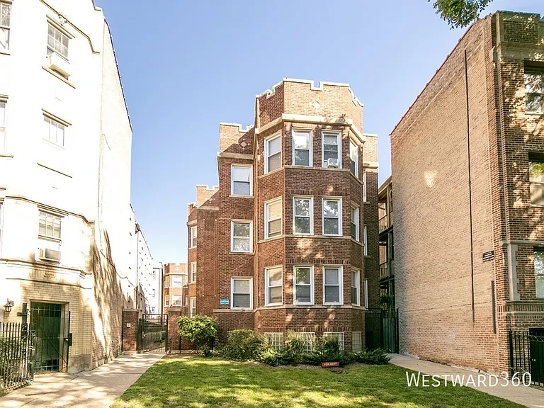 1662 W Farwell Ave #G — Photo 13