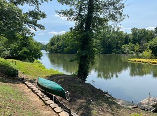 19 Shore Rd, Wayne, NJ 07470