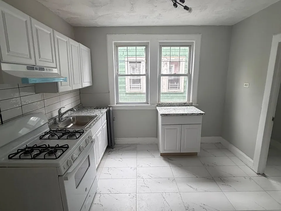 165 Brookdale Ave #2B