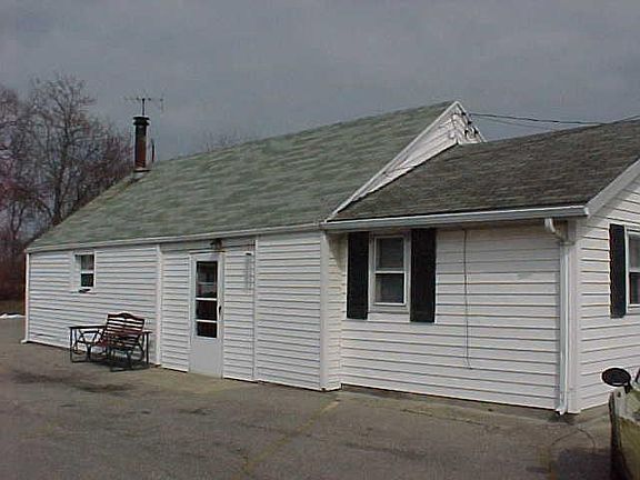 2nd image of 8907 N Dixie Dr