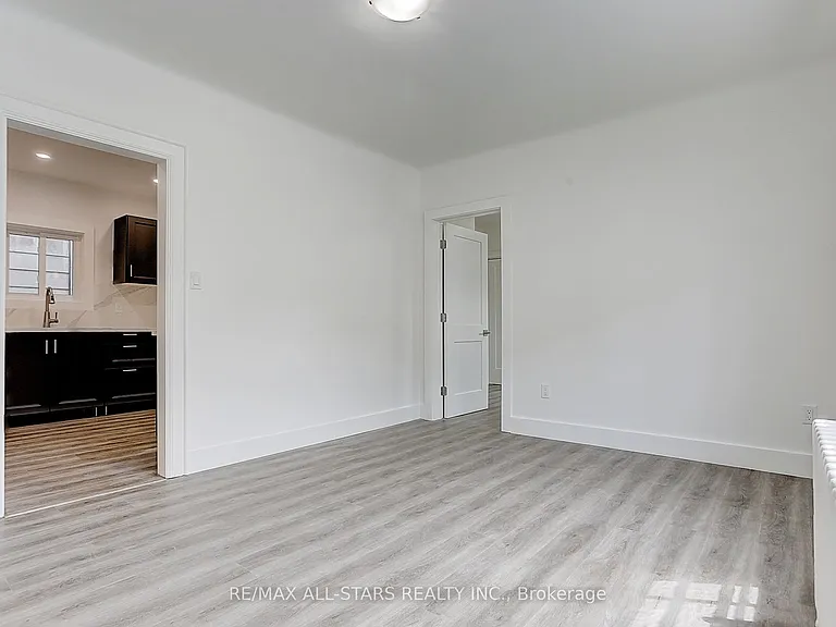 94 39th St #2 — Photo 7
