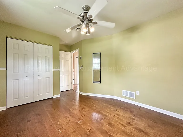 574 Ardmore — Photo 13