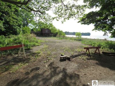 42 Lake Ave, Silver Creek, NY, 14136