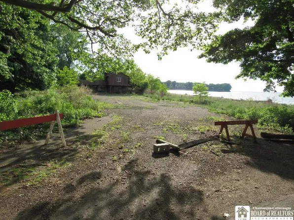 42 Lake Ave, Silver Creek, NY 14136