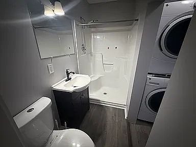 5th image of 182 Peter St #1