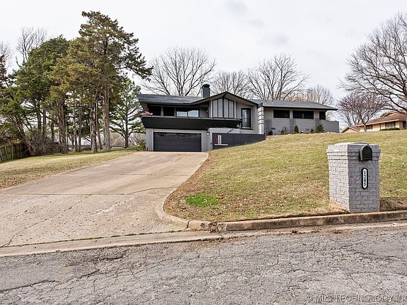 4th image of 1205 Crestwood Dr