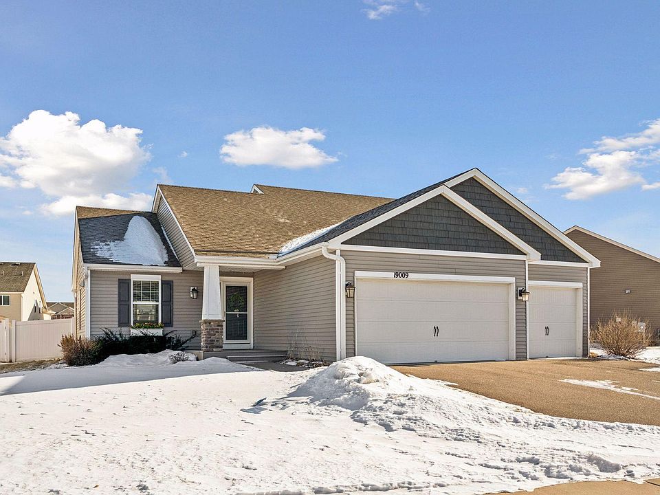 1st image of 19009 Ivanhoe Dr NW