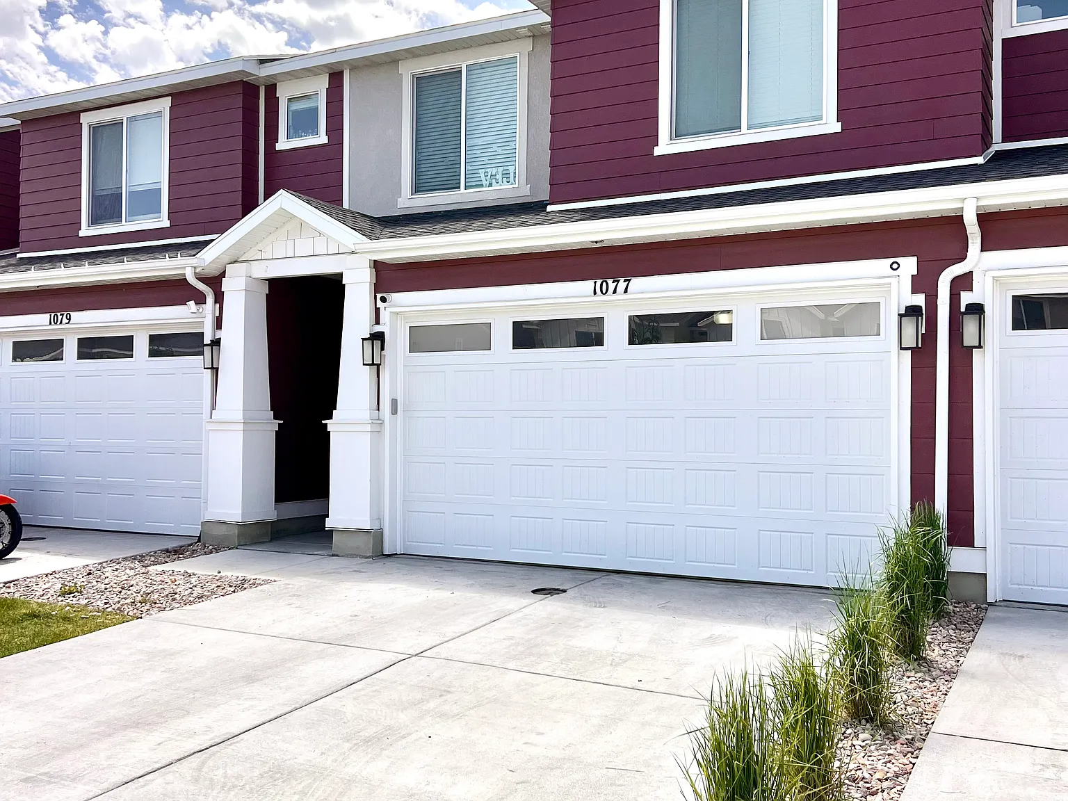 4 bed, 2.5 bath, 2200 sqft, $2,400 — Photo 1