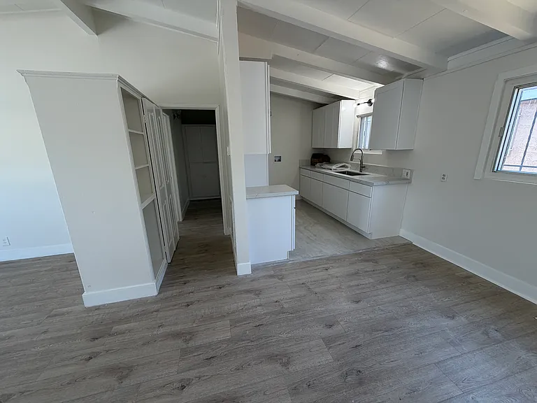 2612 W Century Blvd #1 — Photo 1