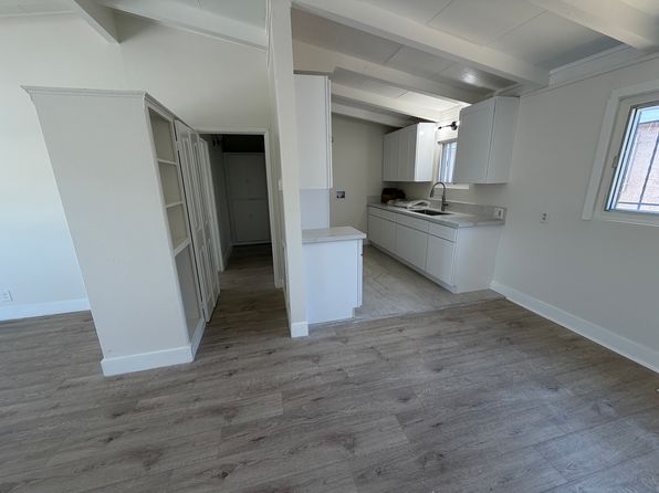 2612 W Century Blvd APT 1