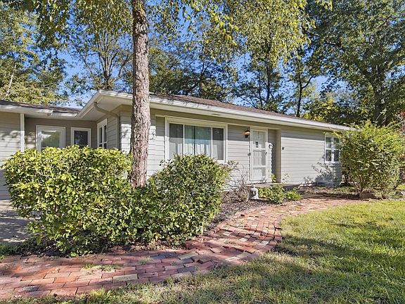 2nd image of 1034 SW Crest Dr