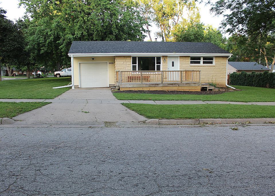 1st image of 2200 S 58th St