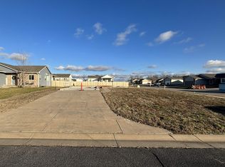 810 S Cherrywood Ct, Andover, KS 67002