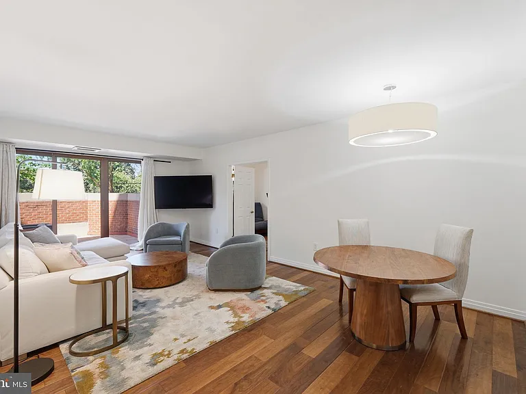 2301 N St NW #101 — Photo 2