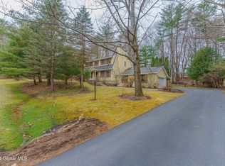 6 Seneca Dr, Averill Park, NY 12018