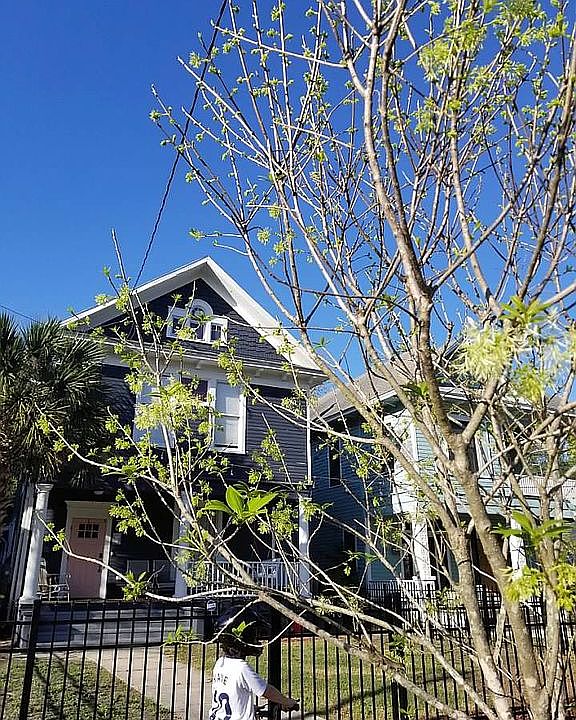 1st image of 133 W 9th St